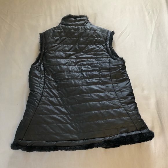 Nicole Miller Women’s Reversible Puffer Faux Fur Black Vest Size Medium - Picture 3 of 8